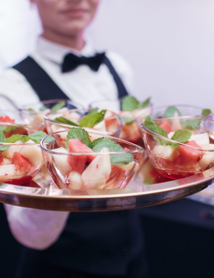 catering-waiter-with-canape